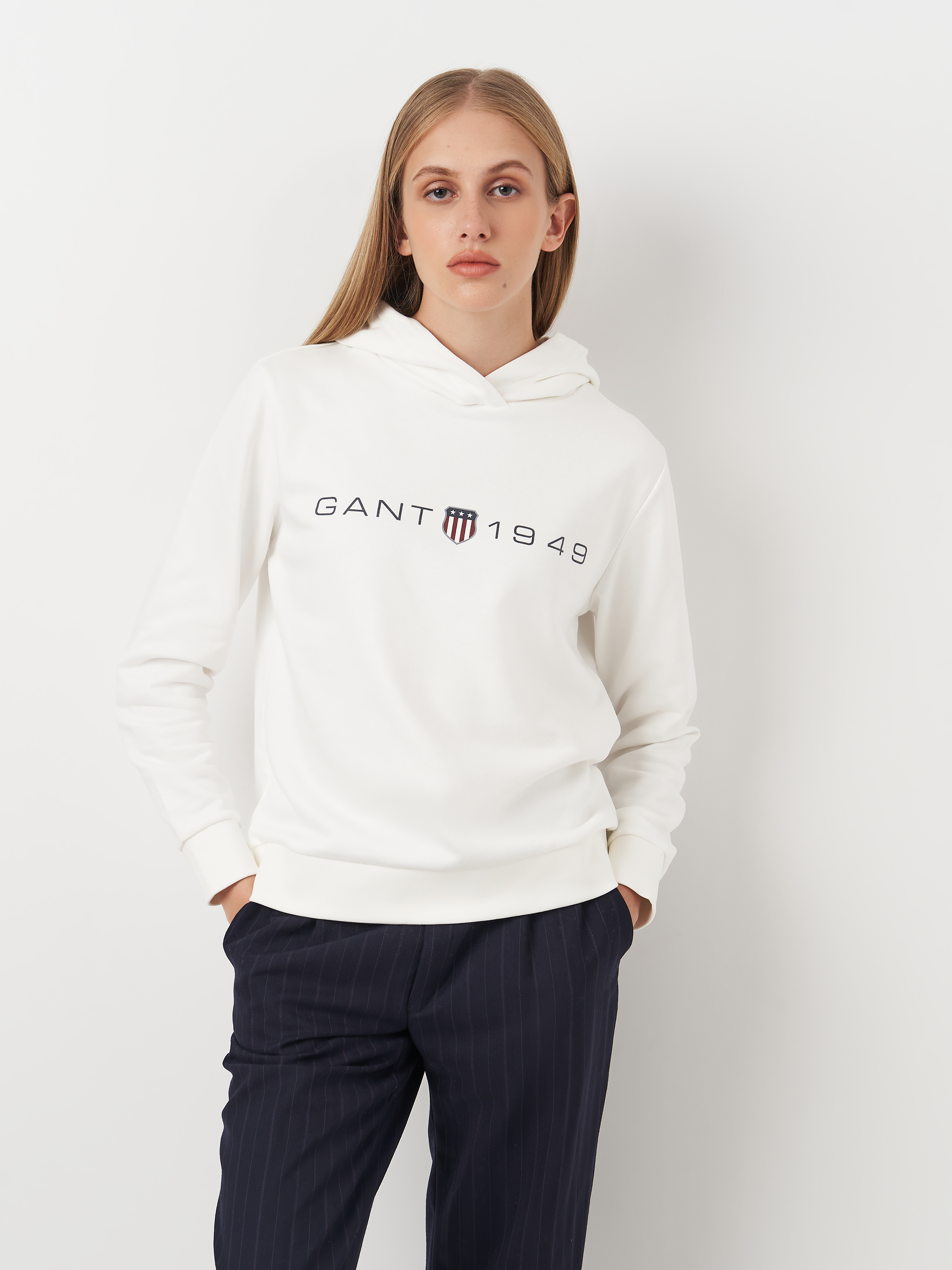 Акція на Худі жіноче GANT Reg Printed Graphic Hoodie 4200756-113 S Біле від Rozetka