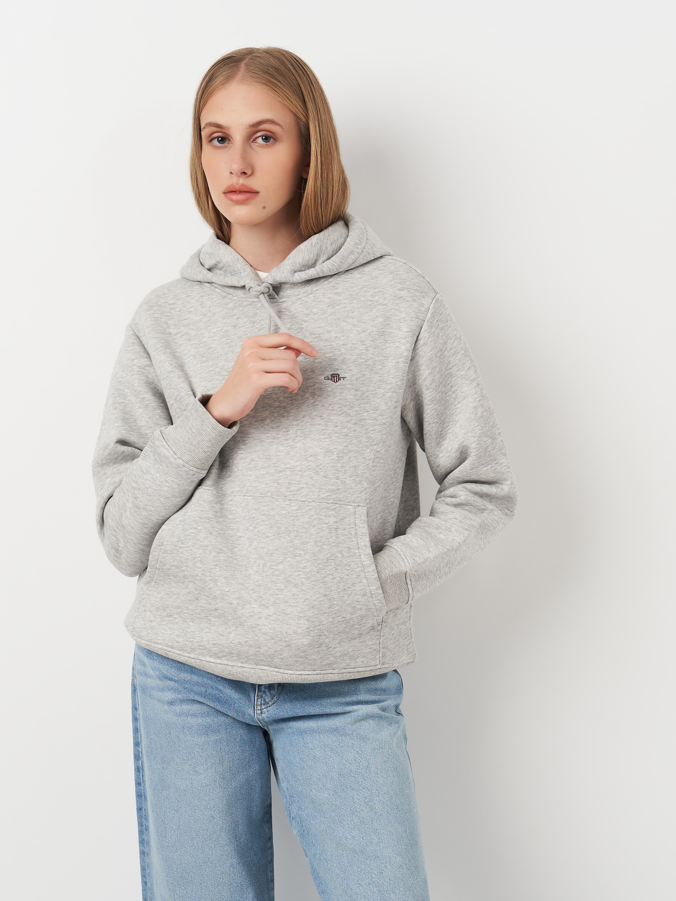 Акція на Худі жіноче GANT Shield Hoodie 4201413-94 L Сіре від Rozetka