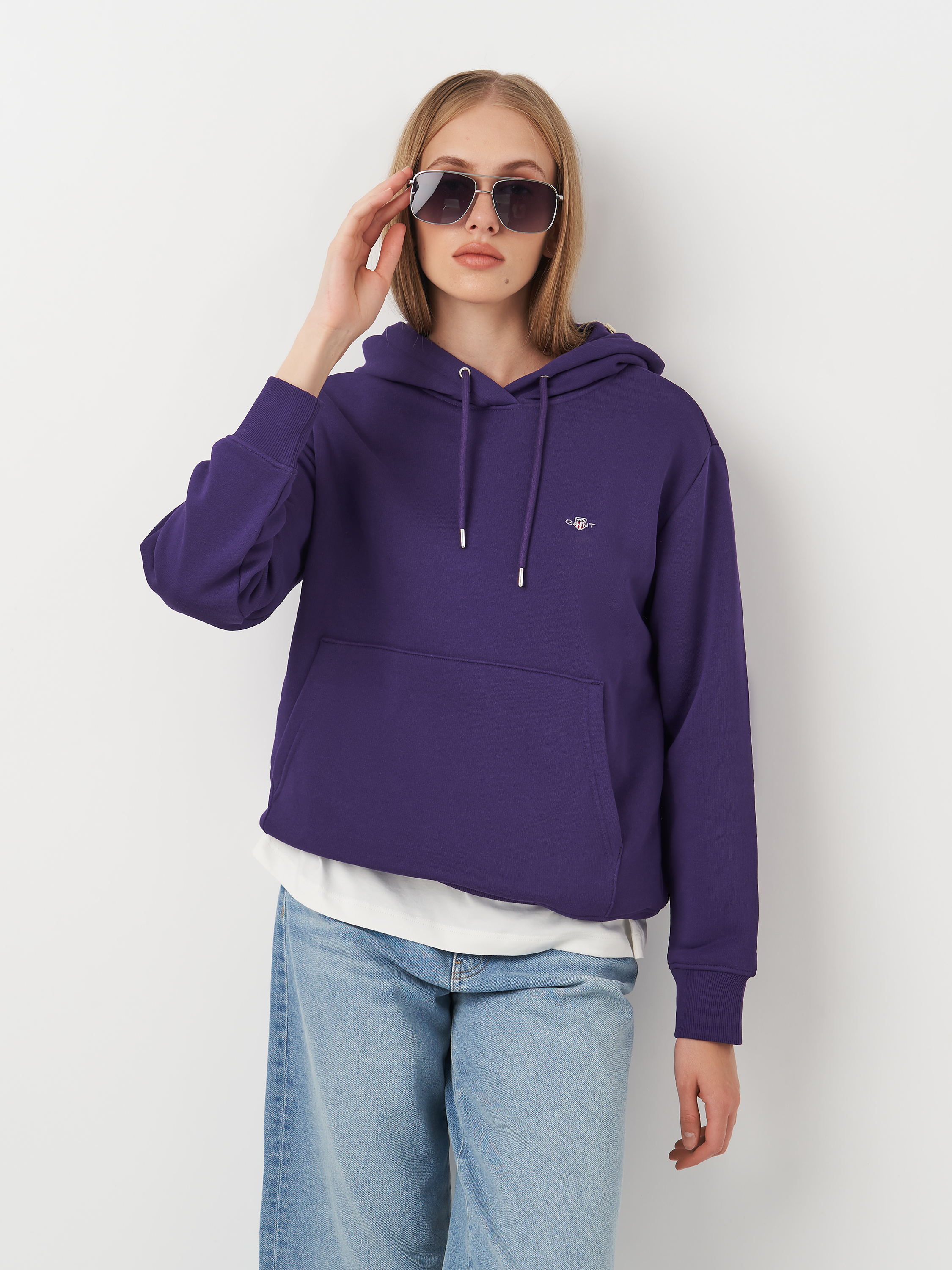 Акція на Худі жіноче GANT Shield Hoodie 4201413-544 S Фіолетове від Rozetka