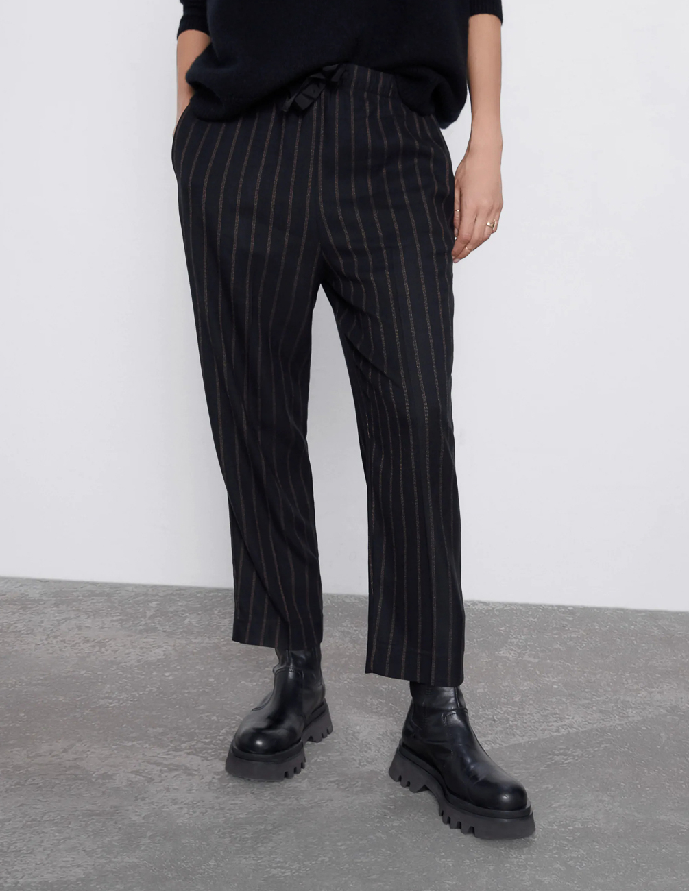 

Брюки Zara Ж1050290 (7149/243/800) цвет черный M