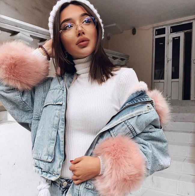 

Женская джинсовая короткая утепленная куртка Simplee со съемным розовым мехом S