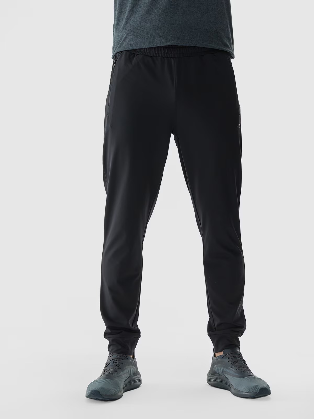 Акція на Спортивні штани утеплені чоловічі 4F Trousers Fnk M681 4FWAW24TFTRM681-20S 2XL Чорні від Rozetka