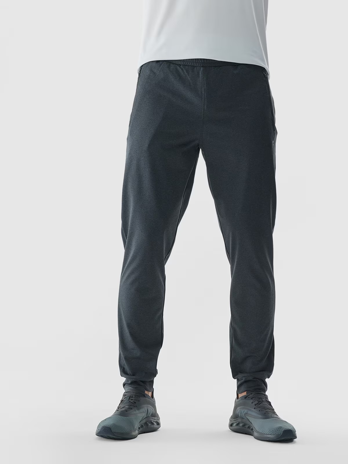 Акція на Спортивні штани утеплені чоловічі 4F Trousers Fnk M681 4FWAW24TFTRM681-22M XL Сірі від Rozetka