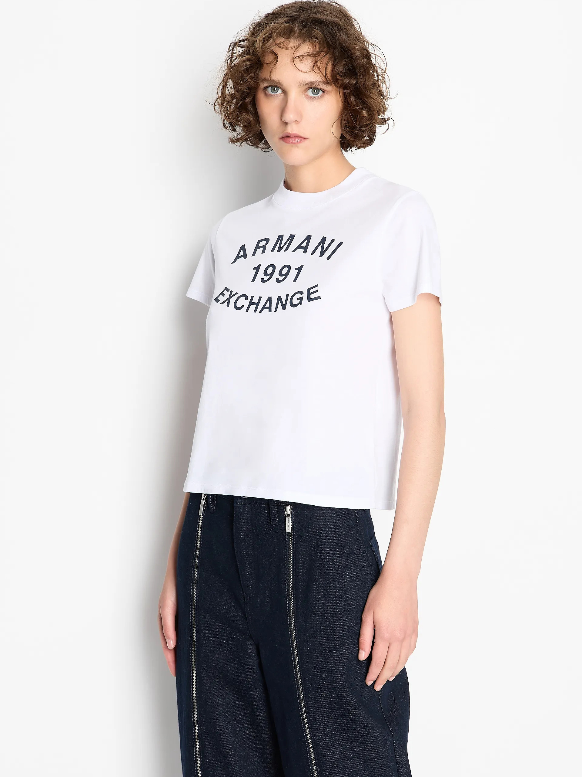 Акція на Футболка бавовняна жіноча Armani Exchange 346160129 XS Біла від Rozetka