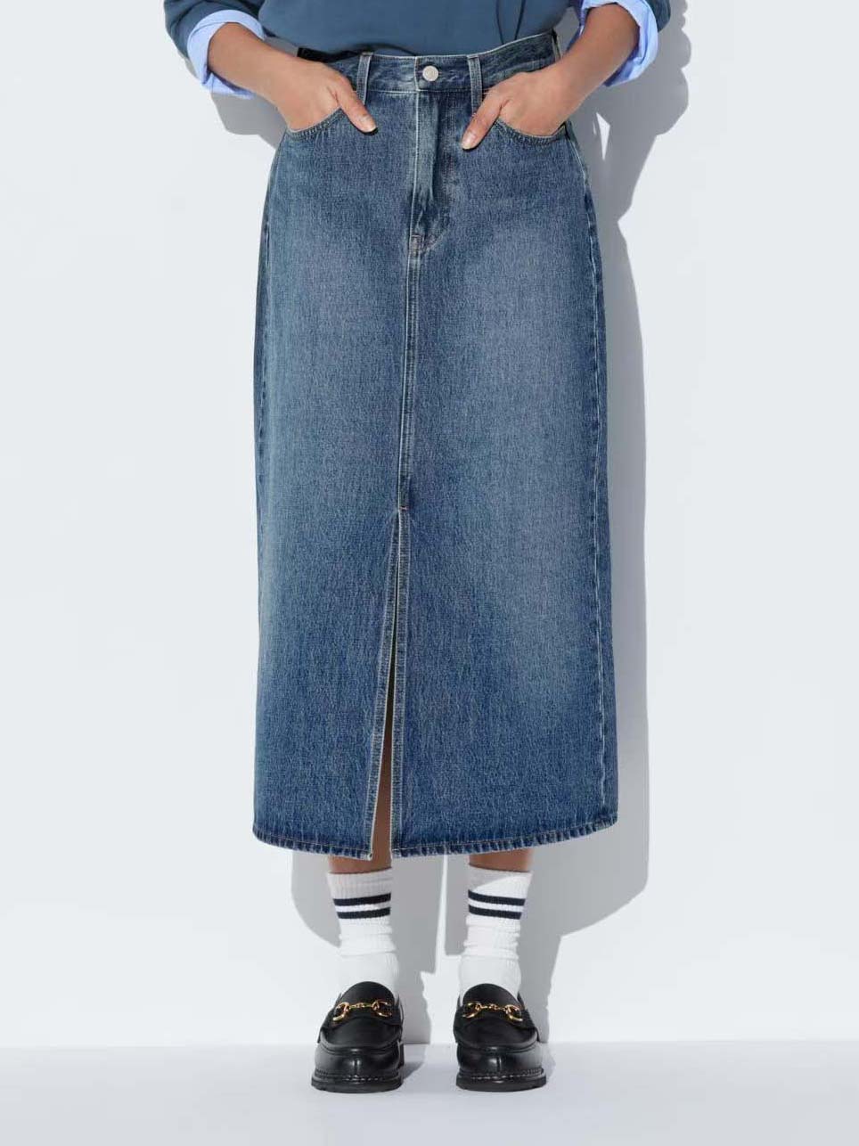 Акція на Спідниця джинсова міді осіння пряма жіноча Uniqlo 30125753 26 Синя від Rozetka