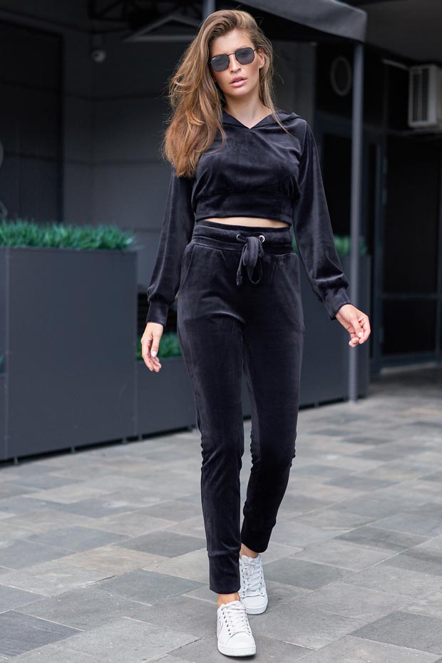 

Женский JADONE FASHION трикотажный прогулочный костюм с капюшоном и шнурком Джей цвет черный  (Прогулочный костюм Джей черный, Женский JADONE FASHION трикотажный прогулочный костюм с капюшоном и шнурком Джей цвет черный L (Прогулочный костюм Джей черный)