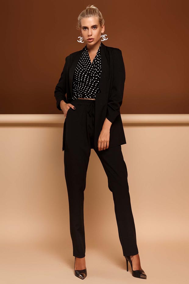 

Женский JADONE FASHION костюм из костюмной ткани с брюками и резинкой на поясе Фейт цвет черный  (Костюм Фейт с брюками черный, Женский JADONE FASHION костюм из костюмной ткани с брюками и резинкой на поясе Фейт цвет черный L (Костюм Фейт с брюками черный