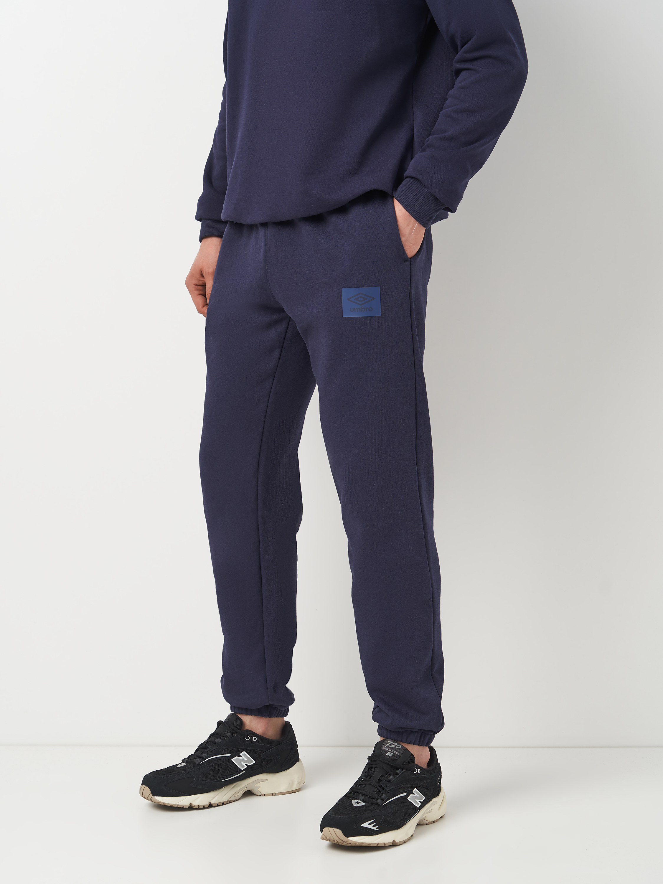 Акція на Спортивні штани чоловічі Umbro RLXD JOGGER 66420U-4BK 2XL Темно-сірі від Rozetka