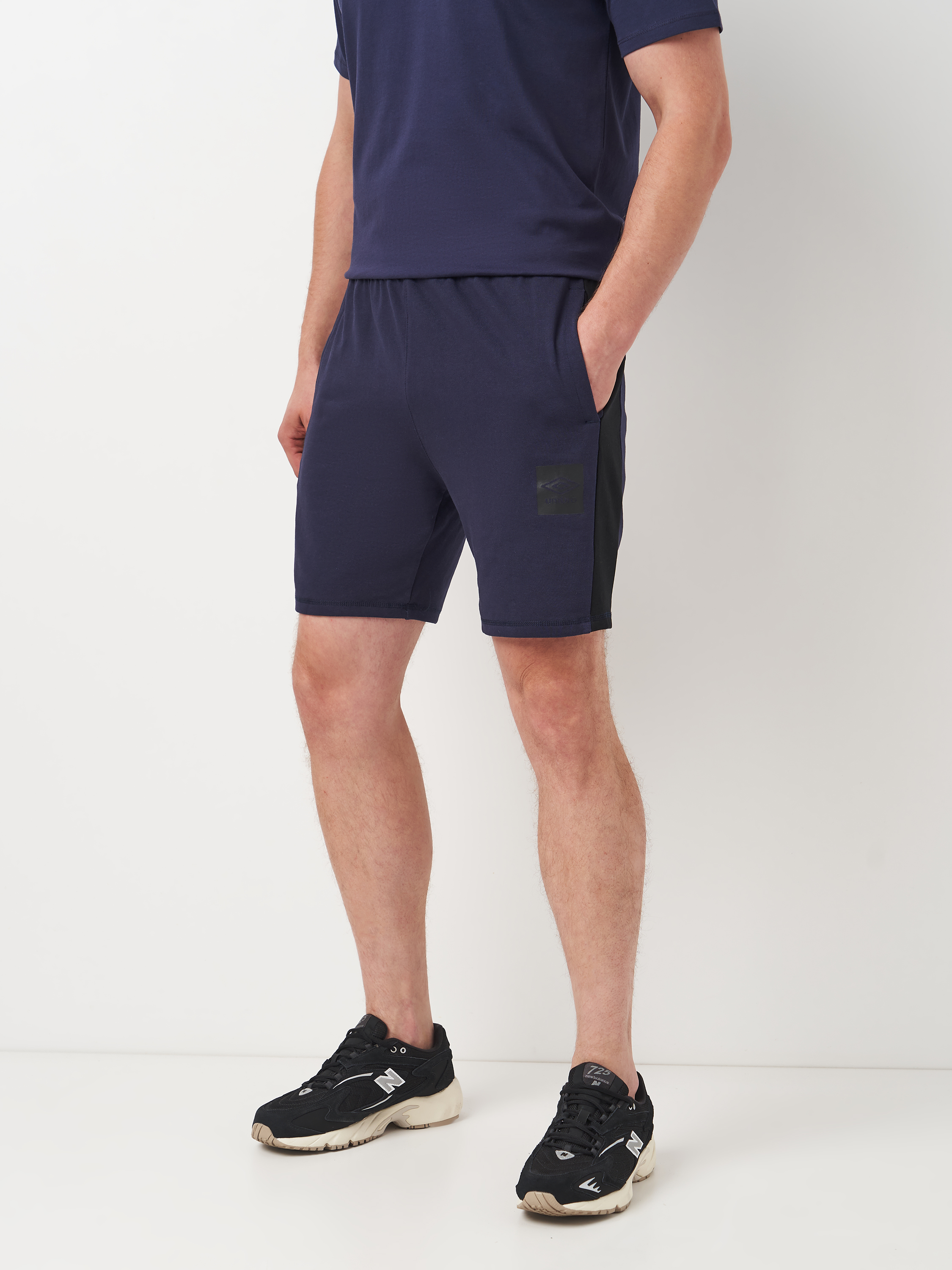 Акція на Шорти бавовняні короткі чоловічі Umbro Terrace Short 66542U-9T7 2XL Темно-сірі від Rozetka