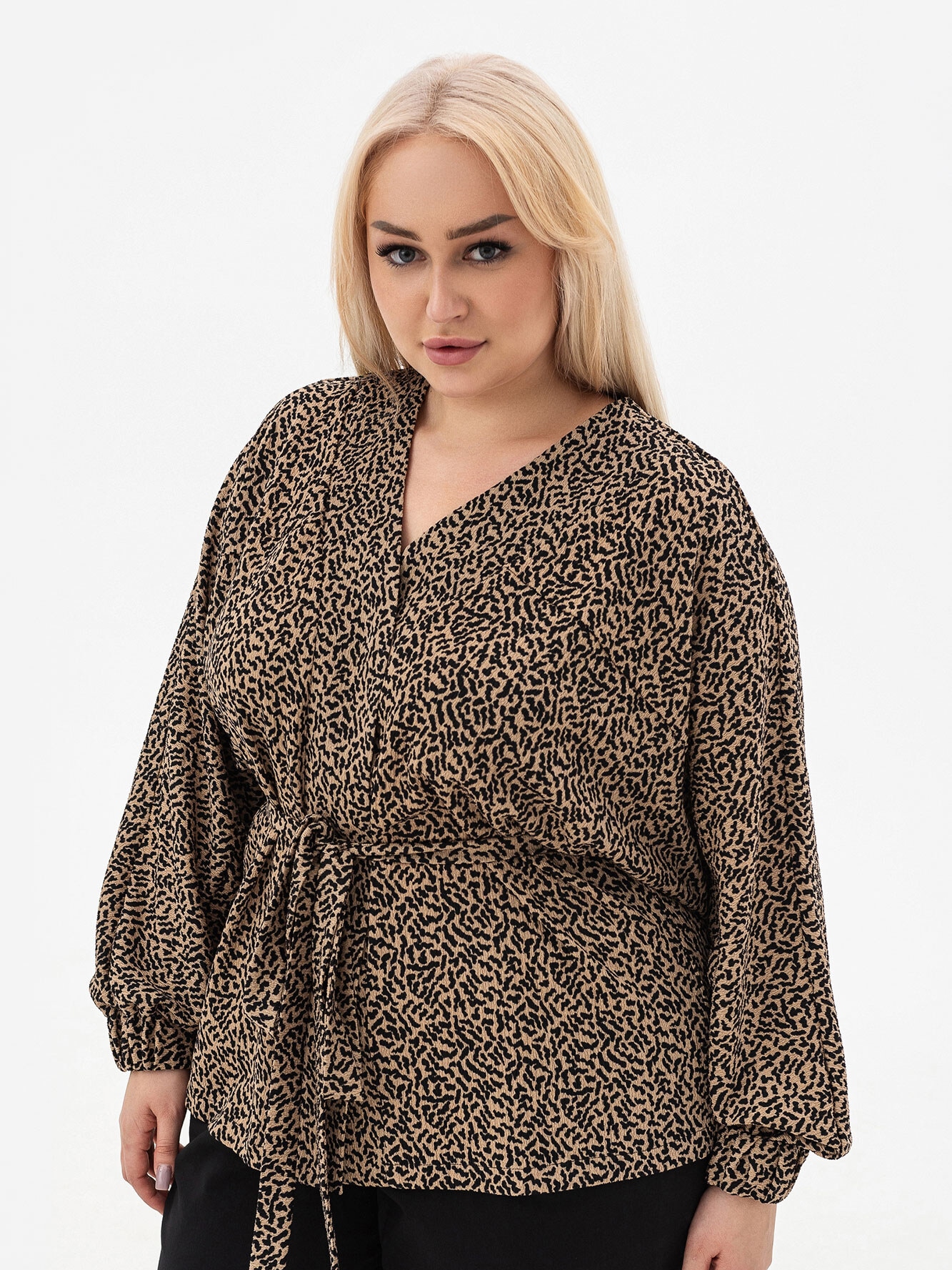 Акція на Блузка жіноча Garne Rozel 3042383 2XL-3XL Бежева з чорним від Rozetka