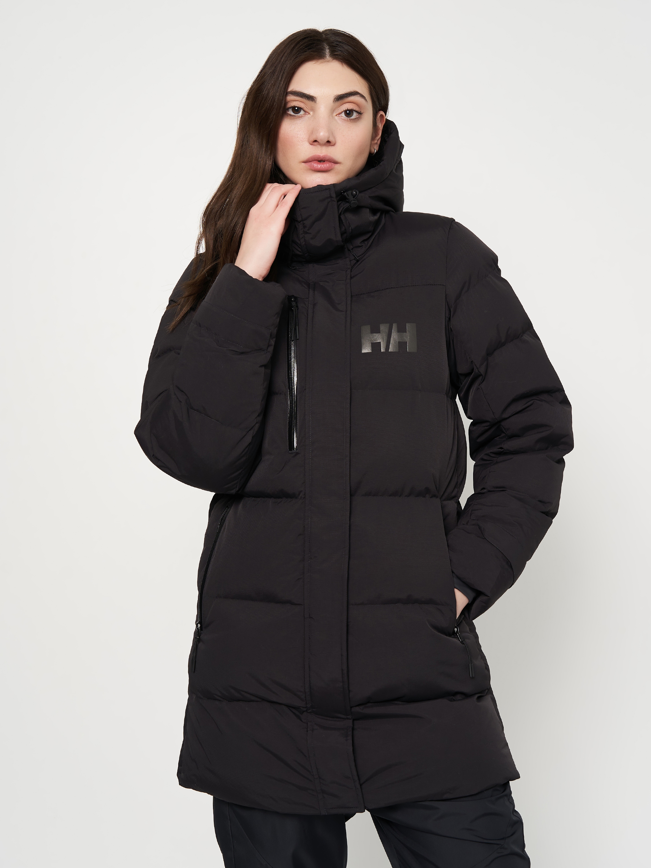 Акція на Куртка зимова жіноча Helly Hansen W Adore Puffy Parka 53205-990 L Чорна від Rozetka