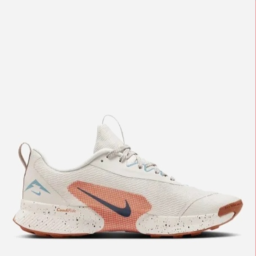 Акція на Чоловічі кросівки для бігу Nike Juniper Trail 3 FQ0904-002 42.5 (9US) 27 см Бежеві від Rozetka