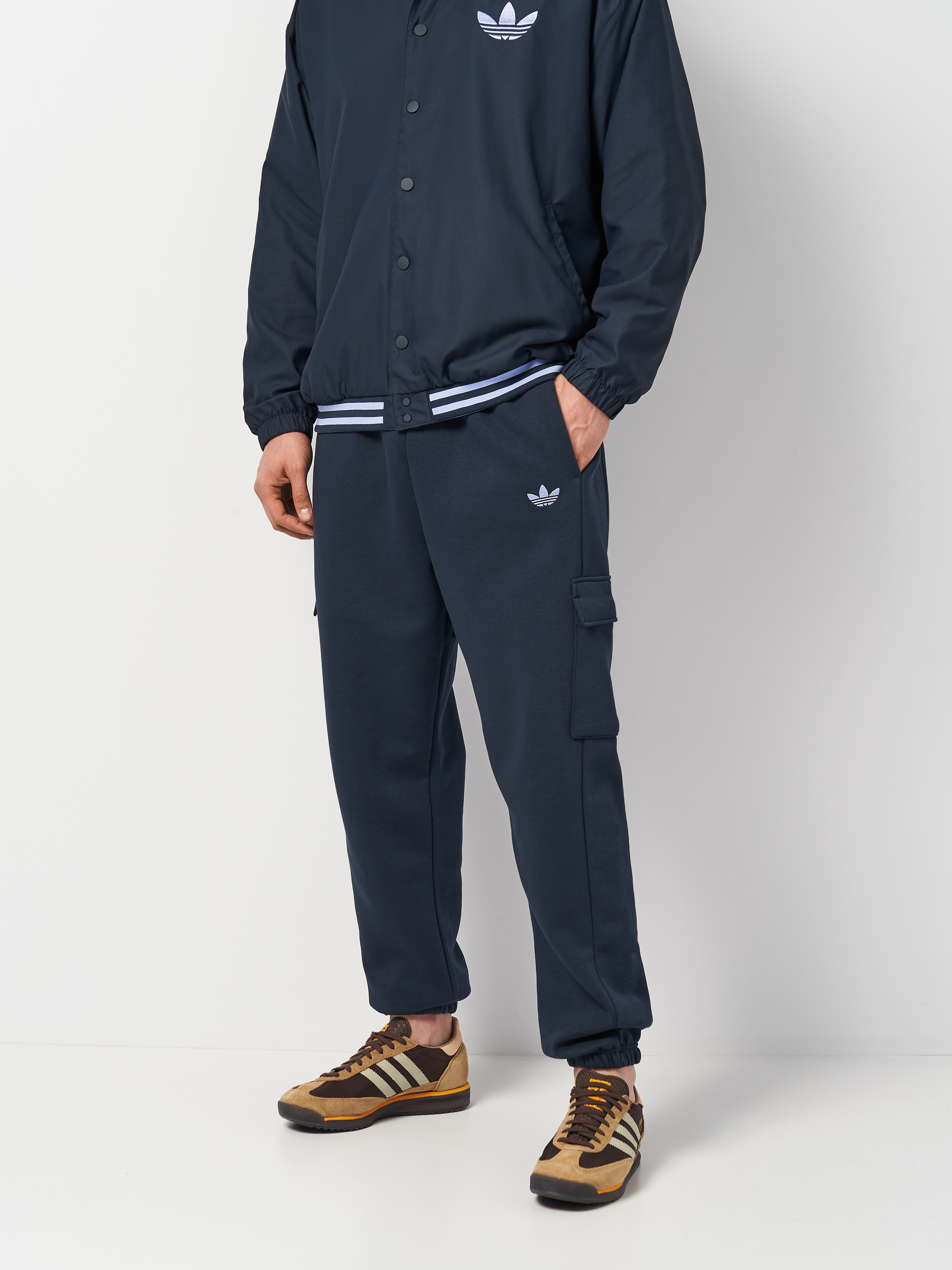 Акція на Спортивні штани чоловічі Adidas Sweatpant Cargo IY7384 S Сині від Rozetka