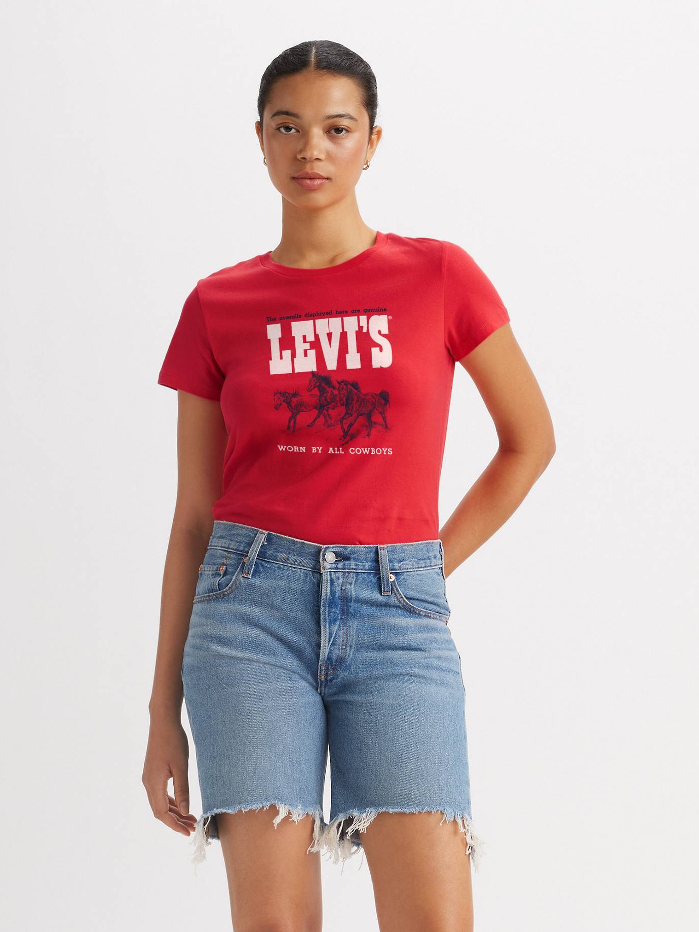 Акція на Футболка бавовняна жіноча Levi's 832032307 M Червона від Rozetka