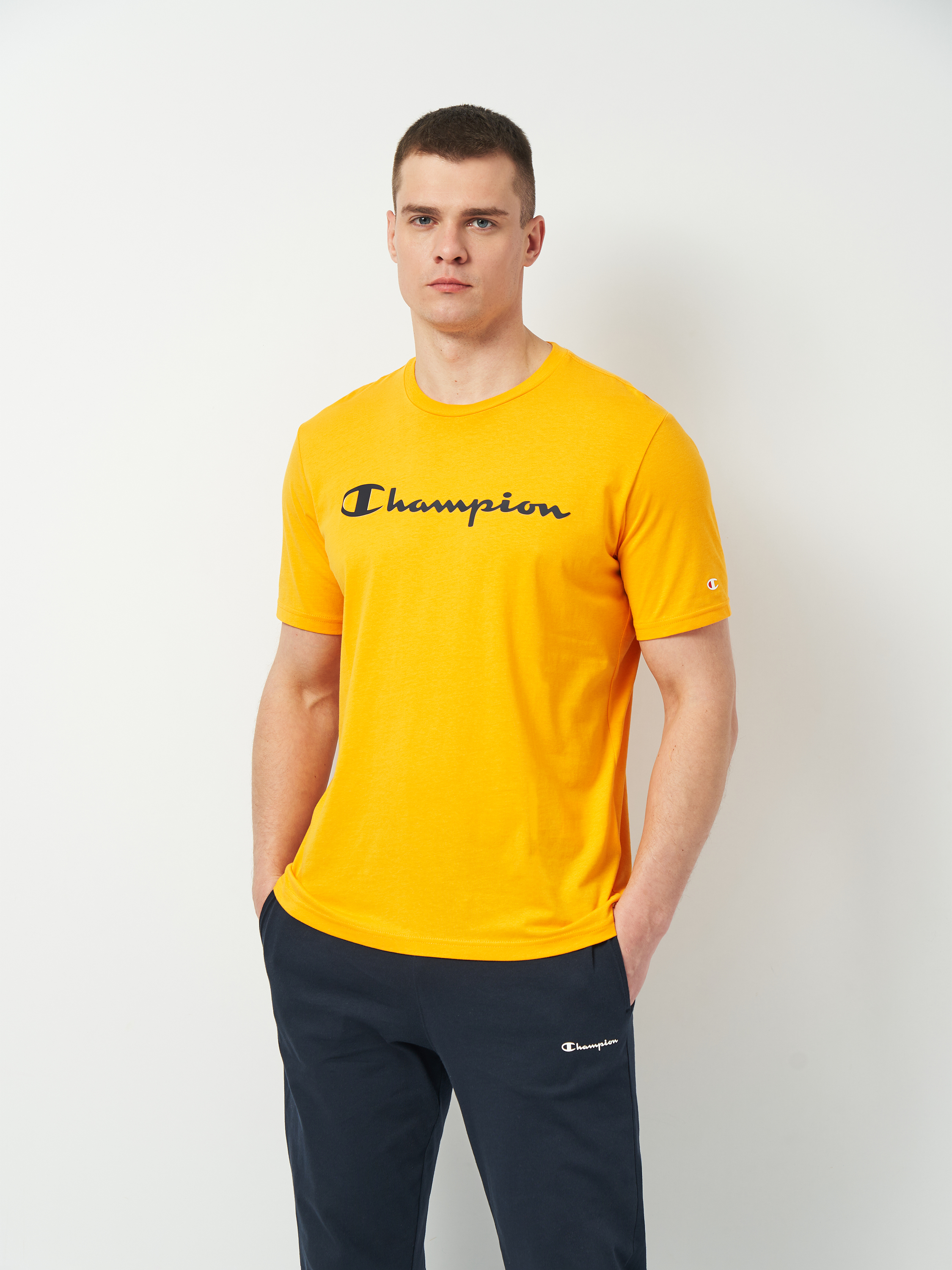 Акція на Футболка бавовняна довга чоловіча Champion 218284-YS113 XL Жовта з принтом від Rozetka