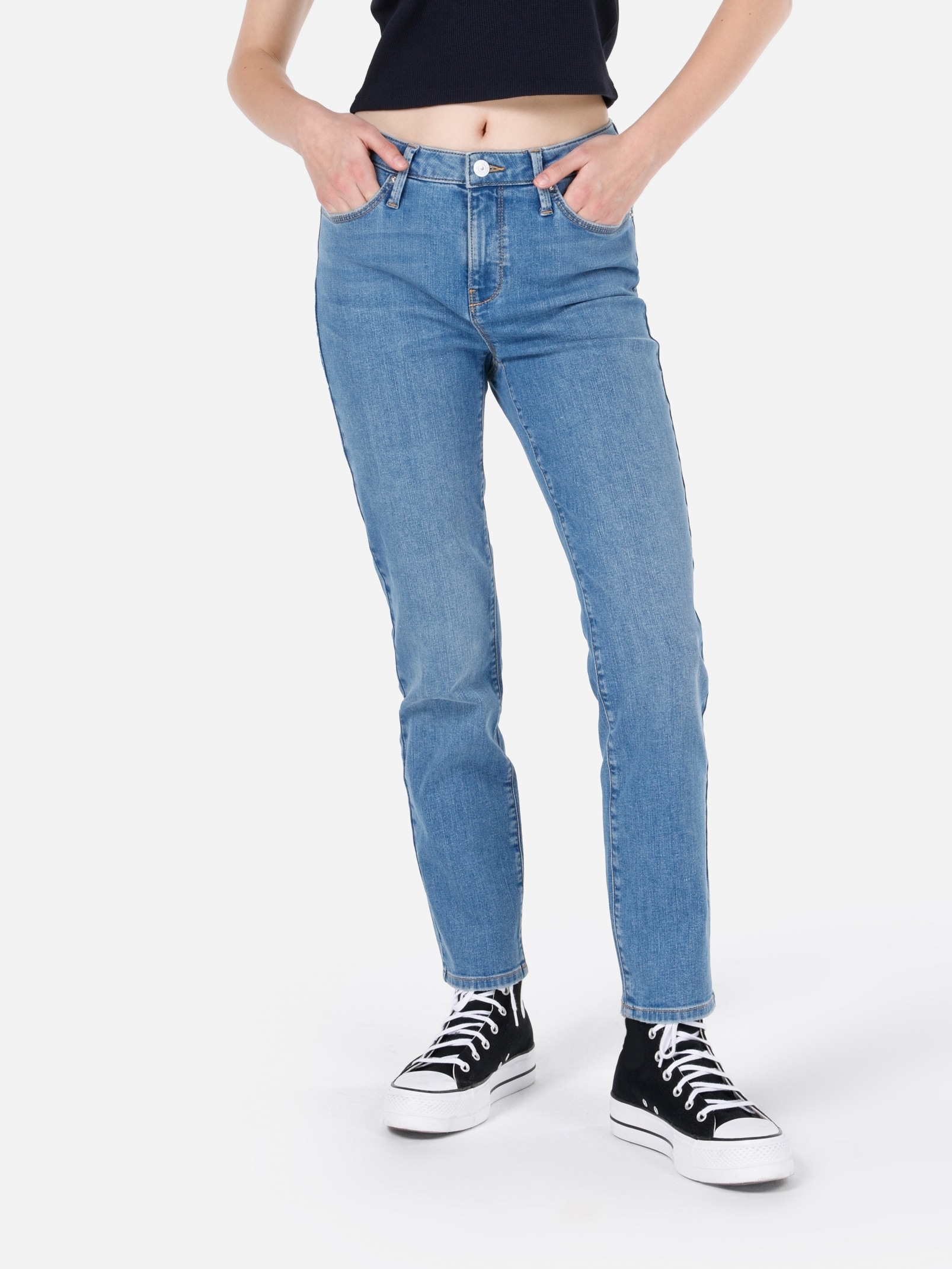 Акція на Джинси Slim Fit жіночі Colin's 703 Carla CL1068782DN42657 31-30 Mercor Wash від Rozetka