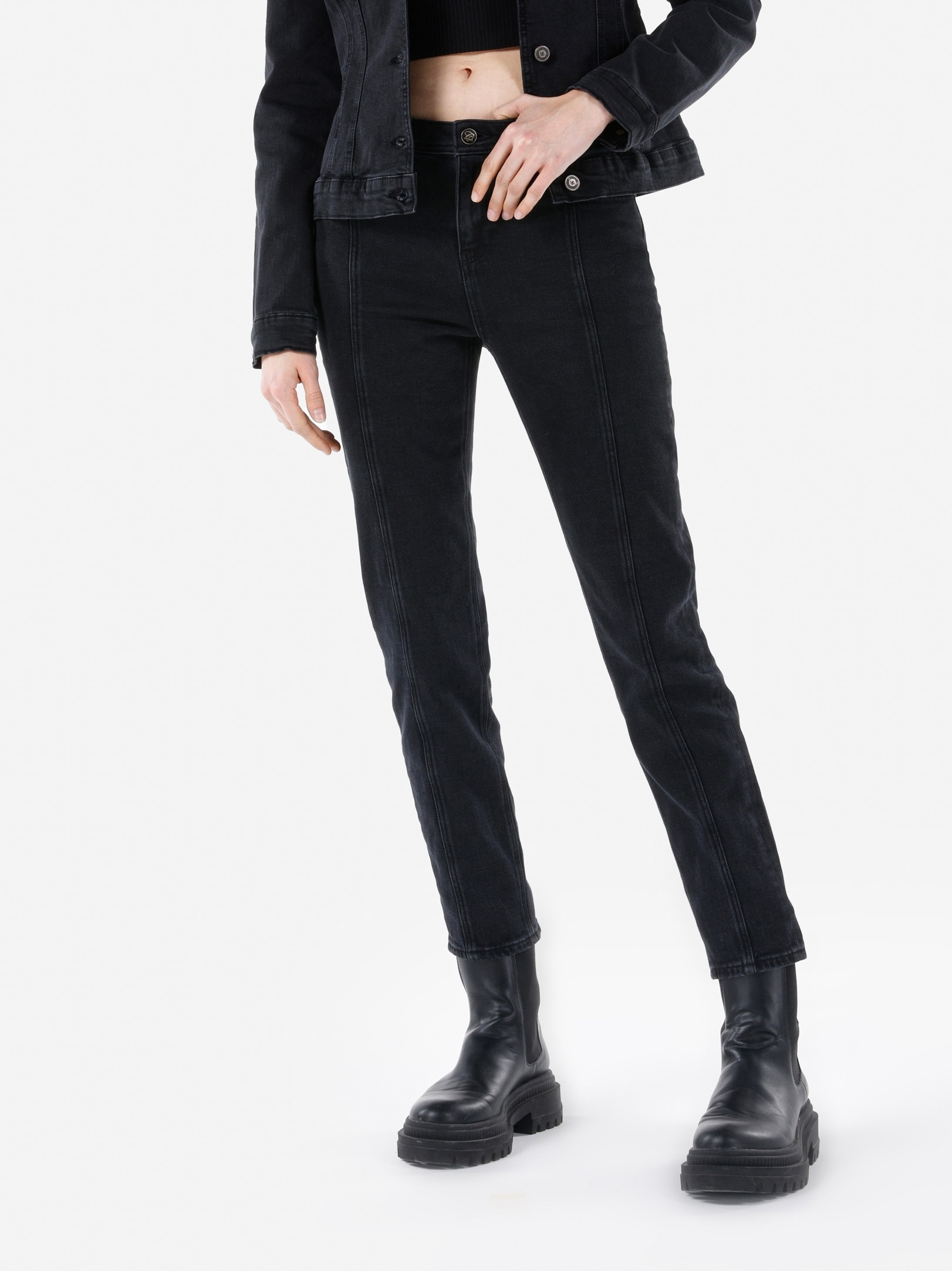 Акція на Джинси Slim Fit жіночі Colin's 703 Carla CL1067198DN01964 27-32 Nina Wash від Rozetka