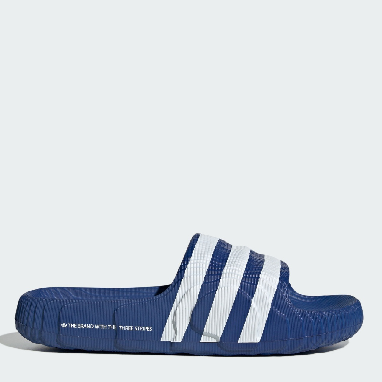 Акція на Чоловічі шльопанці для пляжу Adidas Adilette 22 IF3667 42 (8UK) 26.5 см Royblu/Royblu/Ftwwht від Rozetka