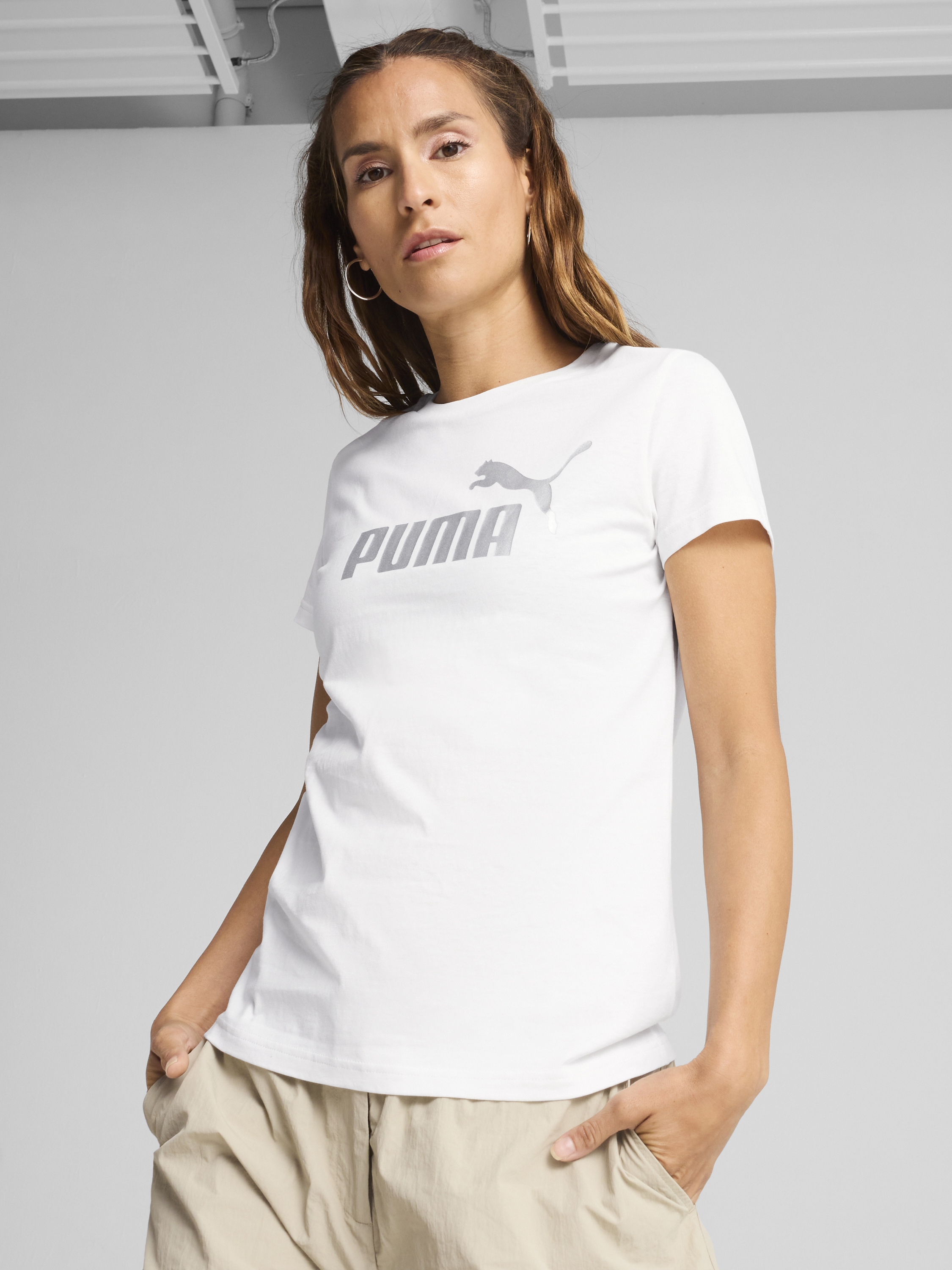 Акція на Футболка бавовняна жіноча Puma Ess Metallic No. 1 Logo Tee 63153602 2XL White-Metallic Silver від Rozetka