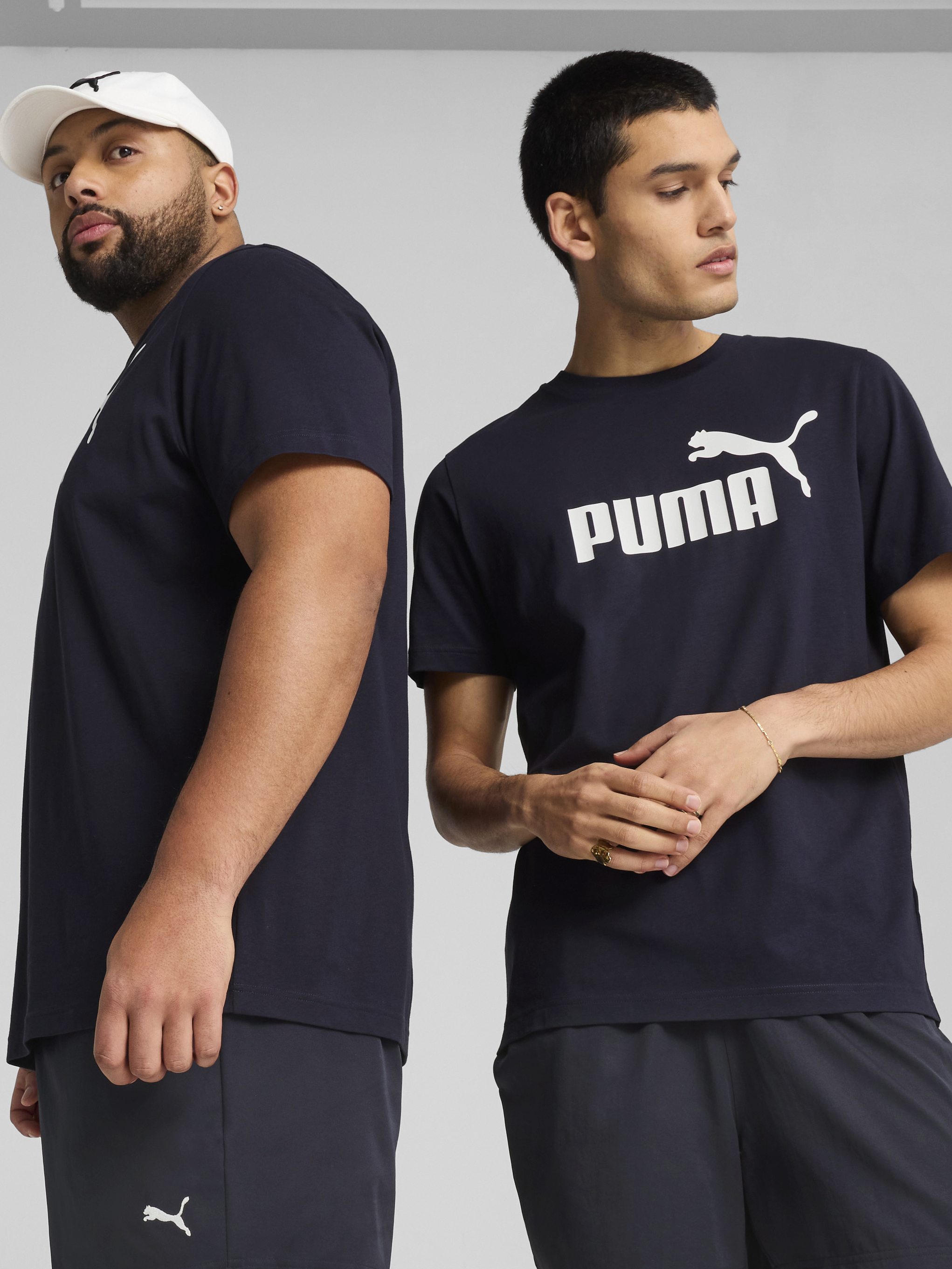 Акція на Футболка бавовняна довга чоловіча Puma Ess No. 1 Logo Tee 68253216 XS New Navy з принтом від Rozetka