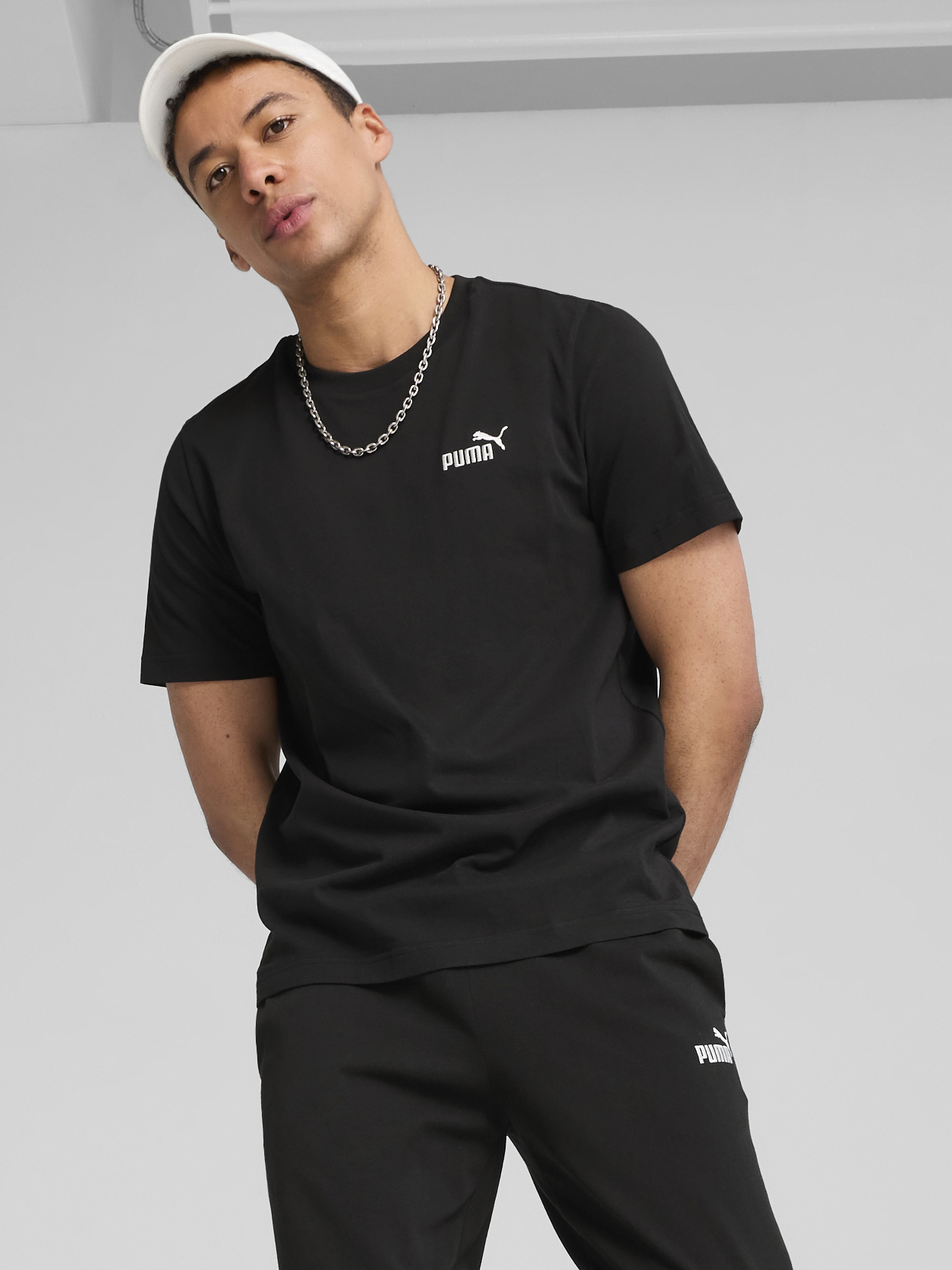 Акція на Футболка бавовняна довга чоловіча Puma Ess Small No. 1 Logo Tee 68253401 M Black від Rozetka