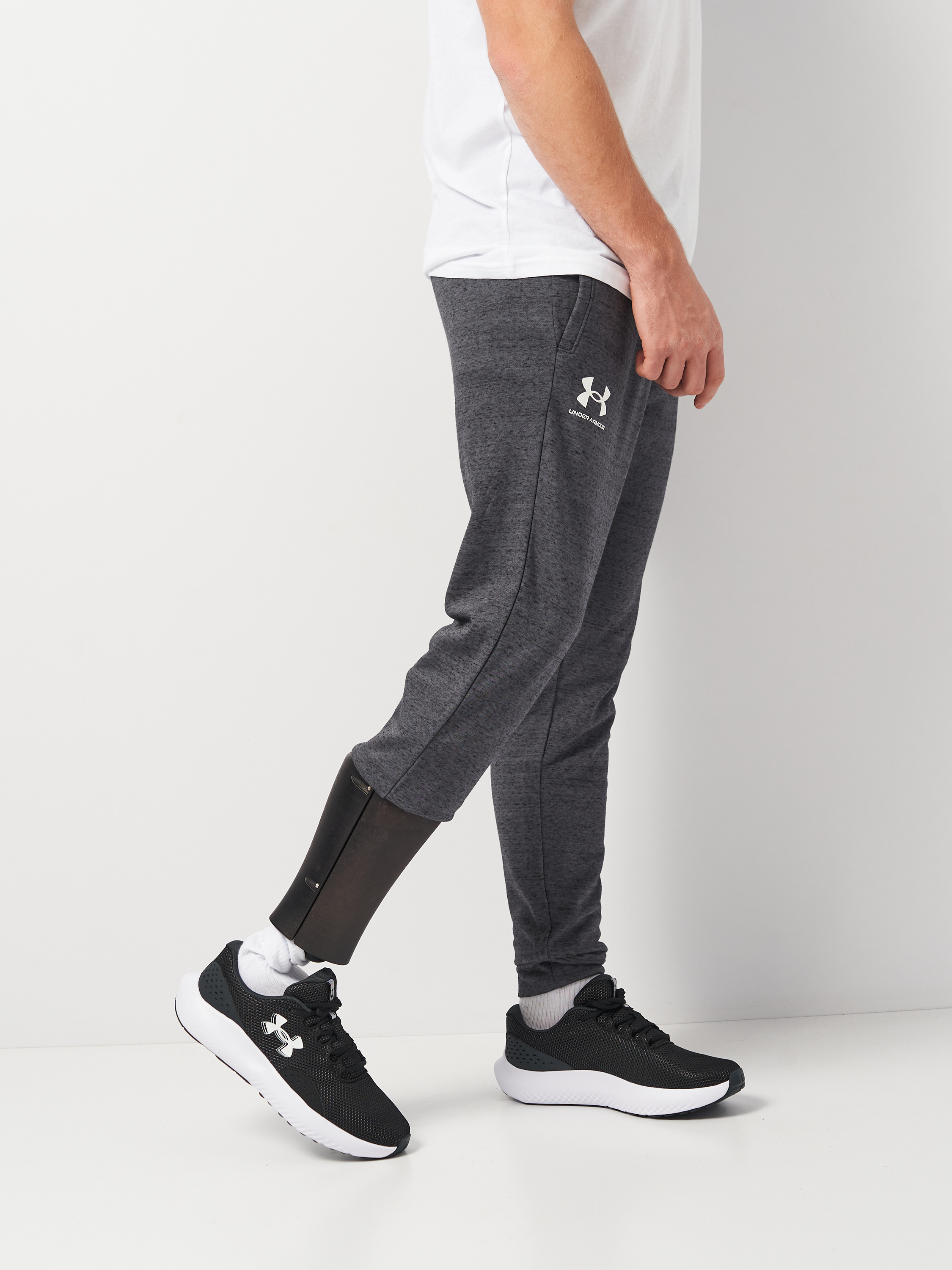 Спортивні штани чоловічі Under Armour Ua Rival Terry Jogger 1380843-025 M Сірі від Rozetka на платформі USKIDKA Акція на Спортивні штани чоловічі Under Armour Ua Rival Terry Jogger 1380843-025 M Сірі від Rozetka