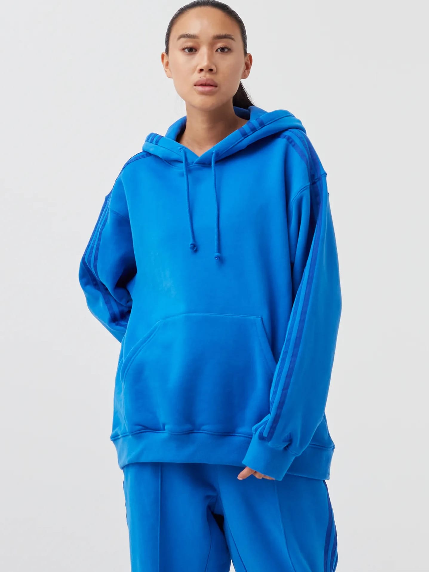 Акція на Худі оверсайз жіноче Adidas he3738c17 2XL Синє від Rozetka