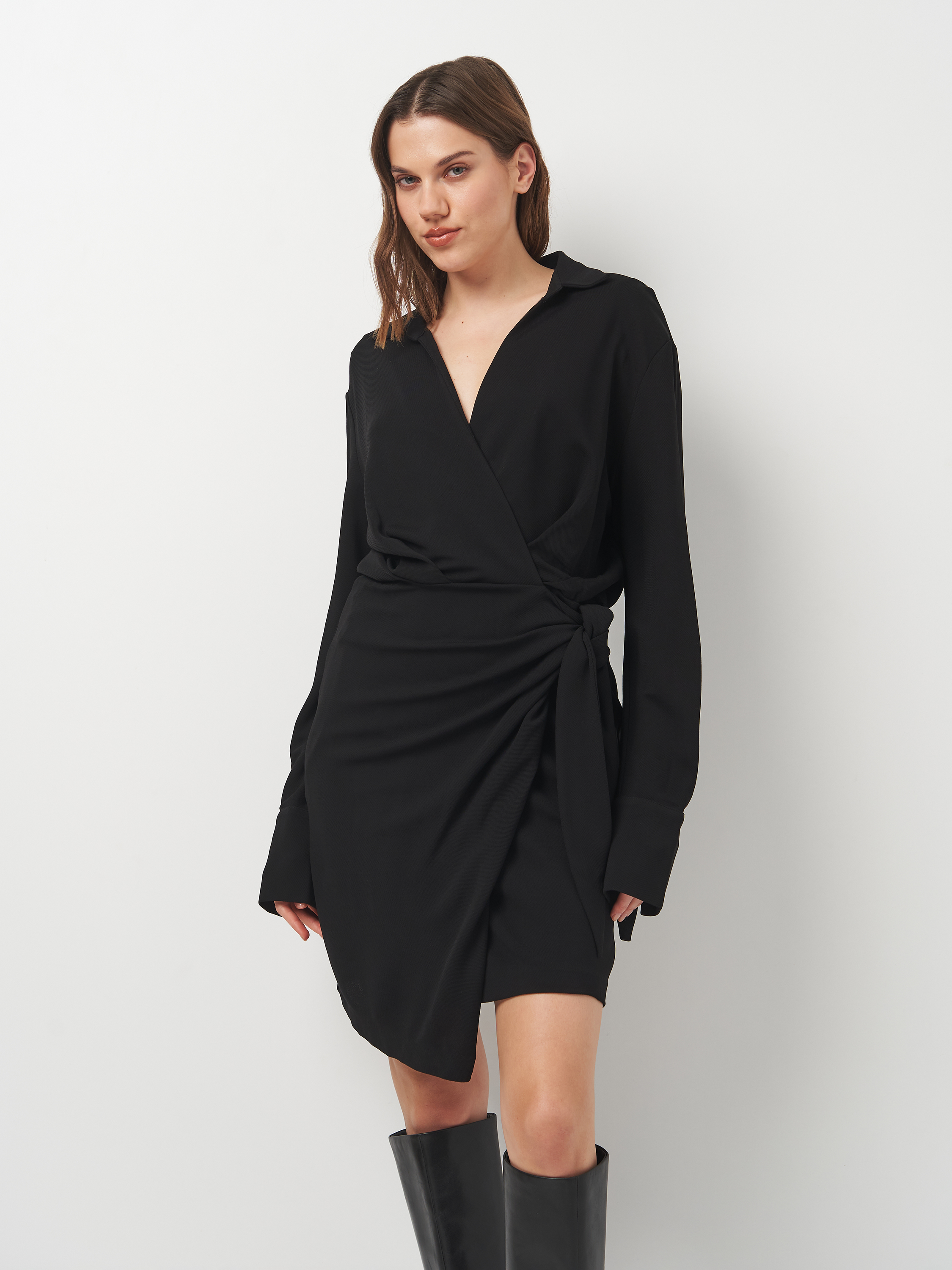 Сукня на запах коротка осіння жіноча Massimo Dutti 6613505800p07 S Чорне від Rozetka на платформі USKIDKA Акція на Сукня на запах коротка осіння жіноча Massimo Dutti 6613505800p07 S Чорне від Rozetka
