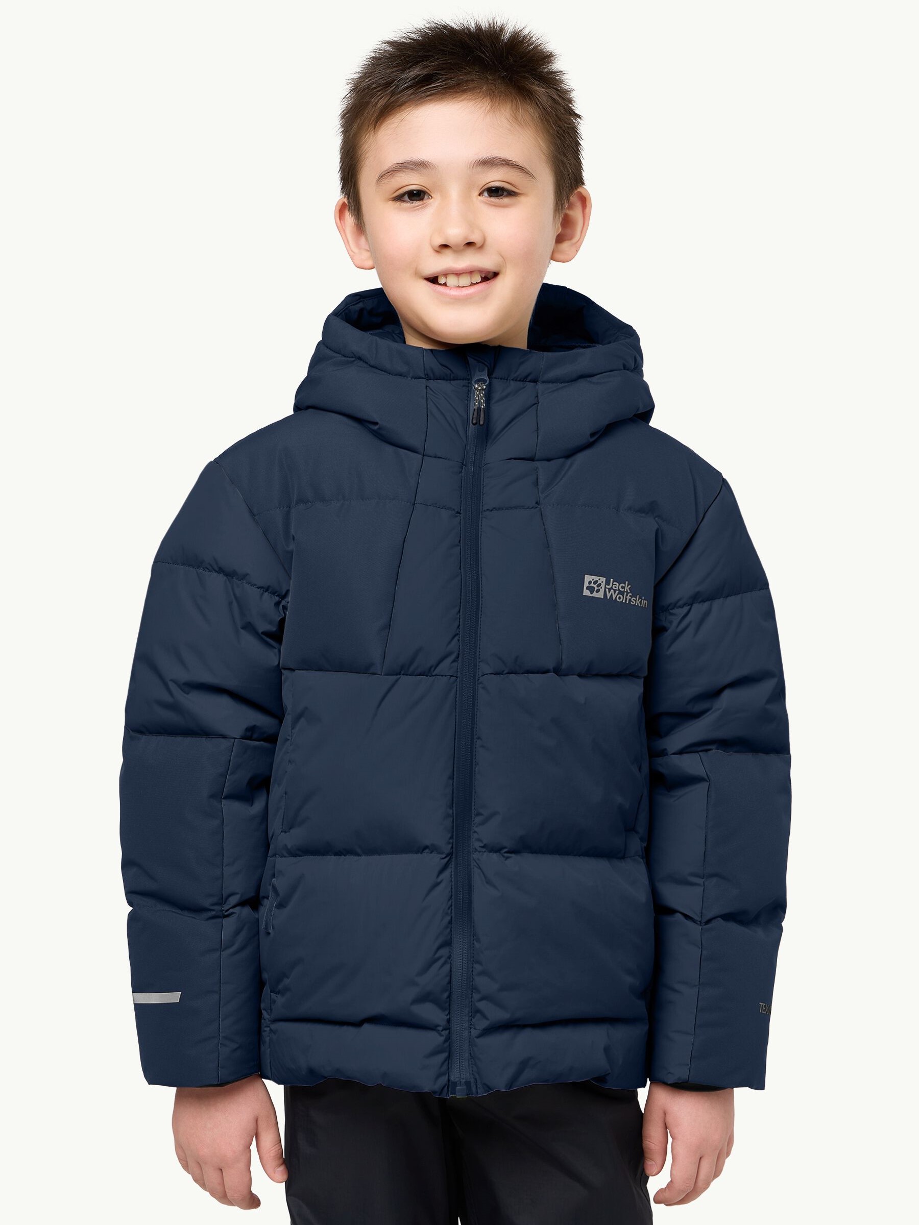 Дитяча пухова зимова куртка для хлопчика Jack Wolfskin Actamic Down Jacket K 1610261_1010 128 см Темно-синя від Rozetka на платформі USKIDKA Акція на Дитяча пухова зимова куртка для хлопчика Jack Wolfskin Actamic Down Jacket K 1610261_1010 128 см Темно-синя від Rozetka