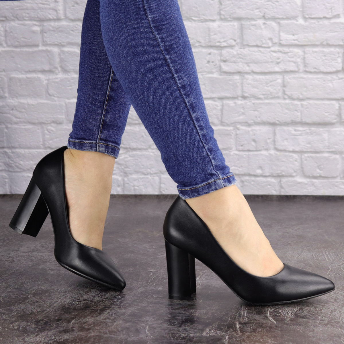 

Туфли женские на каблуке Fashion Brandy 1601 36 размер 23,5 см Черный
