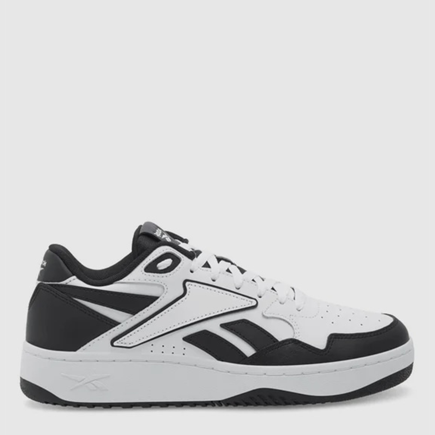 Акція на Чоловічі кеди низькі Reebok 4M,Atr Chill 100200462 42.5 (9.5US) 27.5 см Білий\Чорний від Rozetka