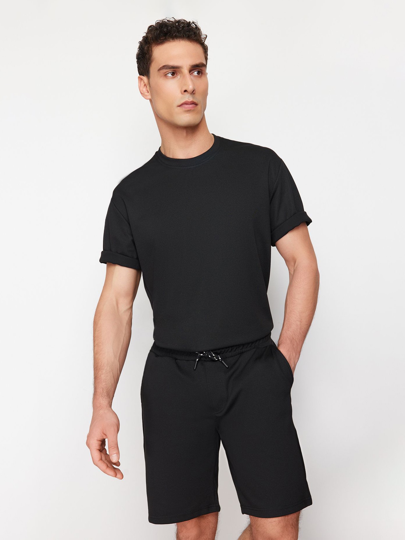 Шорти короткі чоловічі Trendyol TMNSS24SR00069 M Black від Rozetka на платформі USKIDKA Акція на Шорти короткі чоловічі Trendyol TMNSS24SR00069 M Black від Rozetka