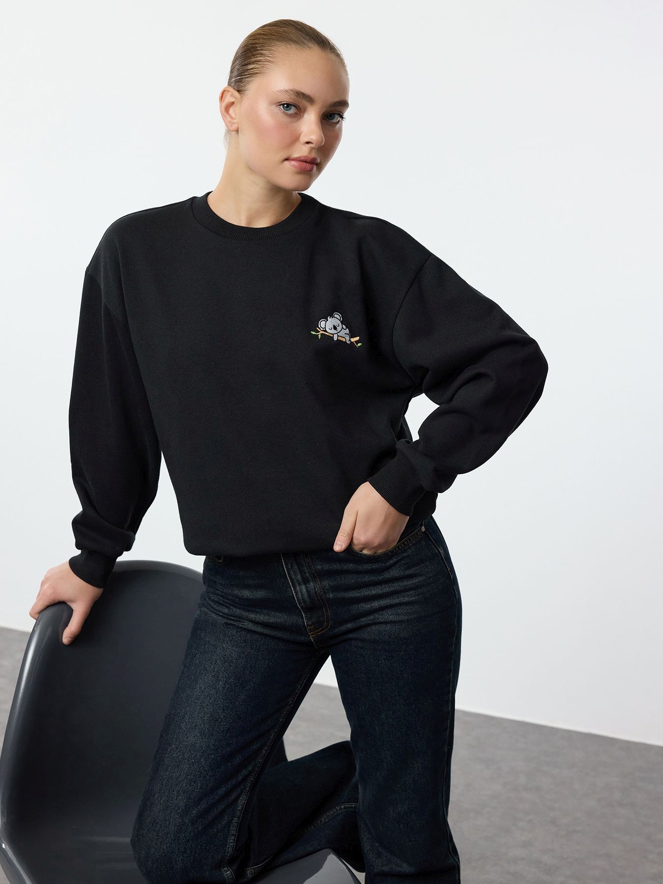 Світшот жіночий Trendyol TWOAW24SW00196 L Black від Rozetka на платформі USKIDKA Акція на Світшот жіночий Trendyol TWOAW24SW00196 L Black від Rozetka