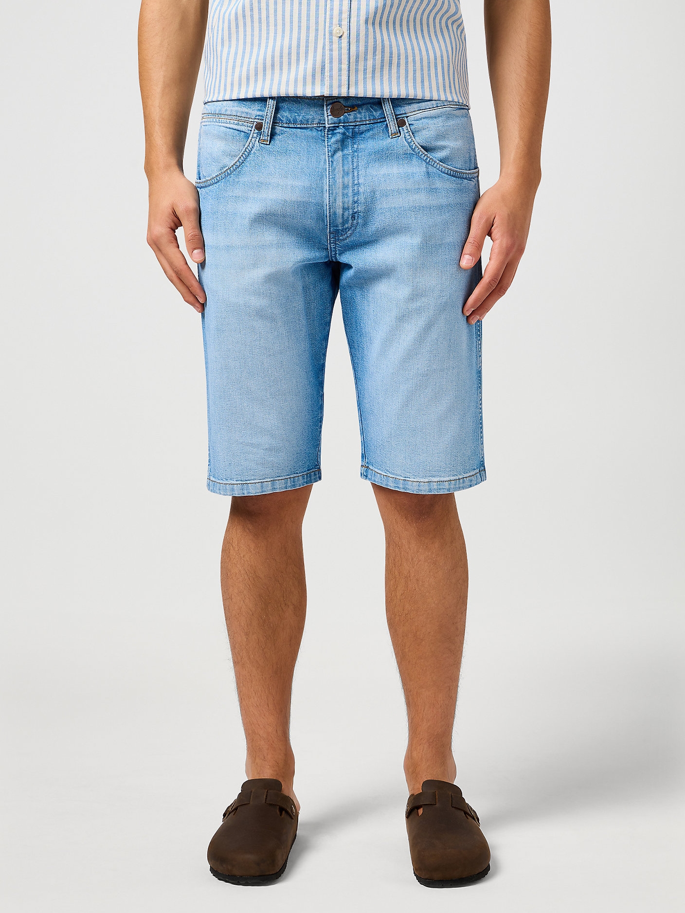 Шорти джинсові довгі чоловічі Wrangler 112362489 38 Блакитні від Rozetka на платформі USKIDKA Акція на Шорти джинсові довгі чоловічі Wrangler 112362489 38 Блакитні від Rozetka