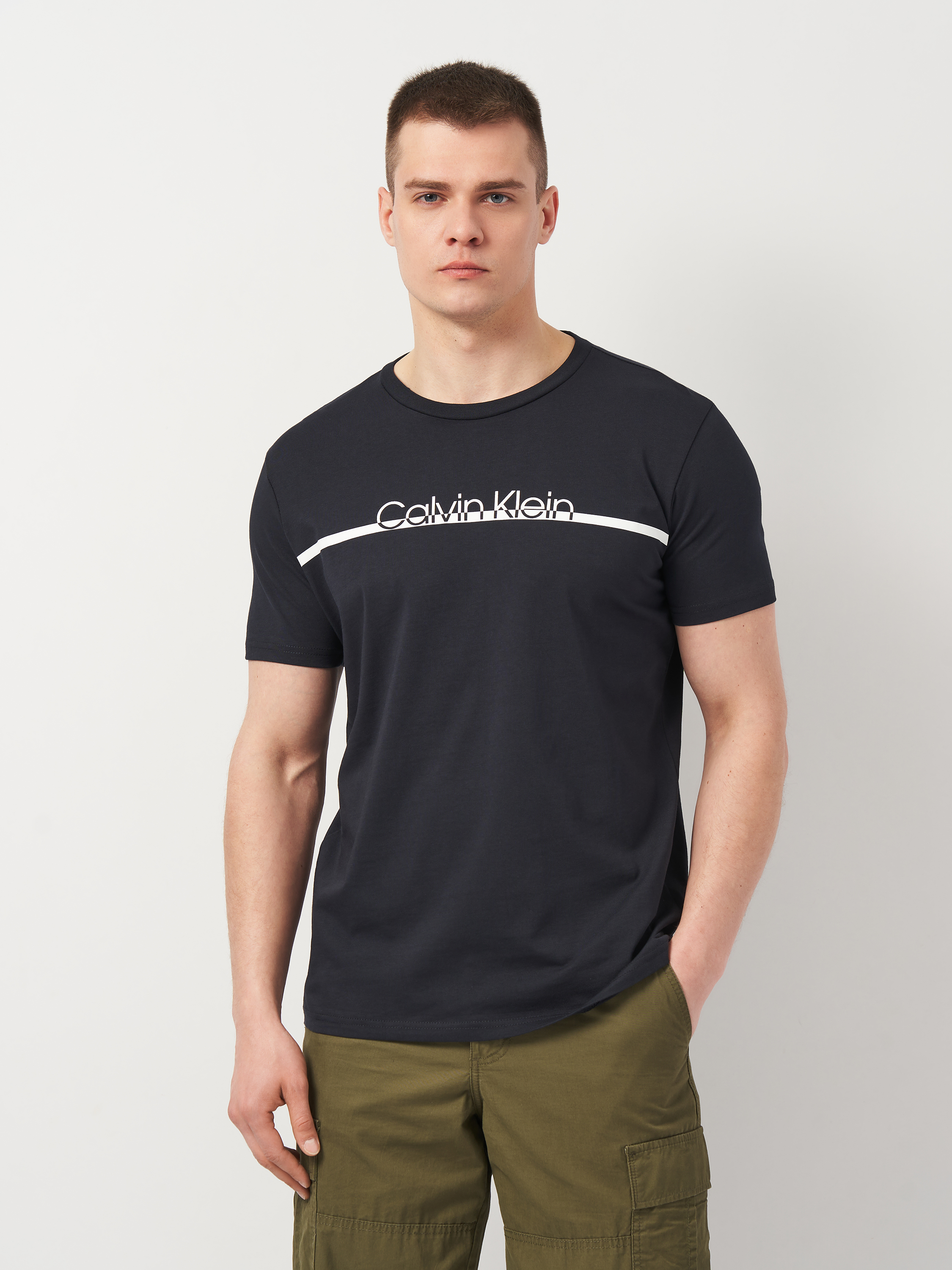 Футболка бавовняна чоловіча Calvin Klein Jeans 11451.3 M Темно-синя з принтом від Rozetka на платформі USKIDKA Акція на Футболка бавовняна чоловіча Calvin Klein Jeans 11451.3 M Темно-синя з принтом від Rozetka