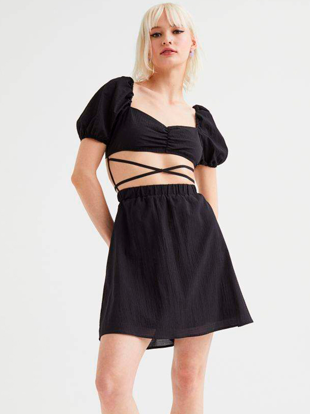 Акція на Сукня коротка літня жіноча H&M 1065279001c20 M Чорна від Rozetka