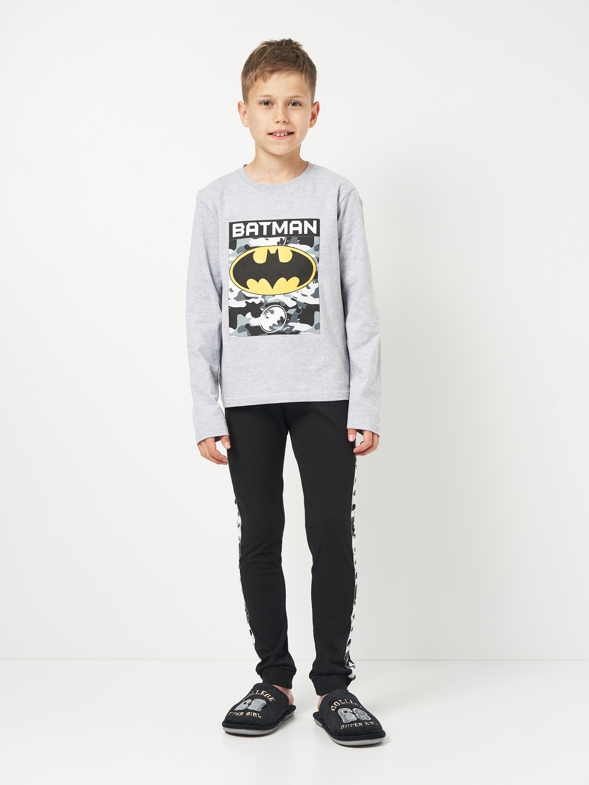 Підліткова піжама для хлопчика Disney Batman BAT 52 04 461 146 см Світло-сірий/Чорний від Rozetka на платформі USKIDKA Акція на Підліткова піжама для хлопчика Disney Batman BAT 52 04 461 146 см Світло-сірий/Чорний від Rozetka