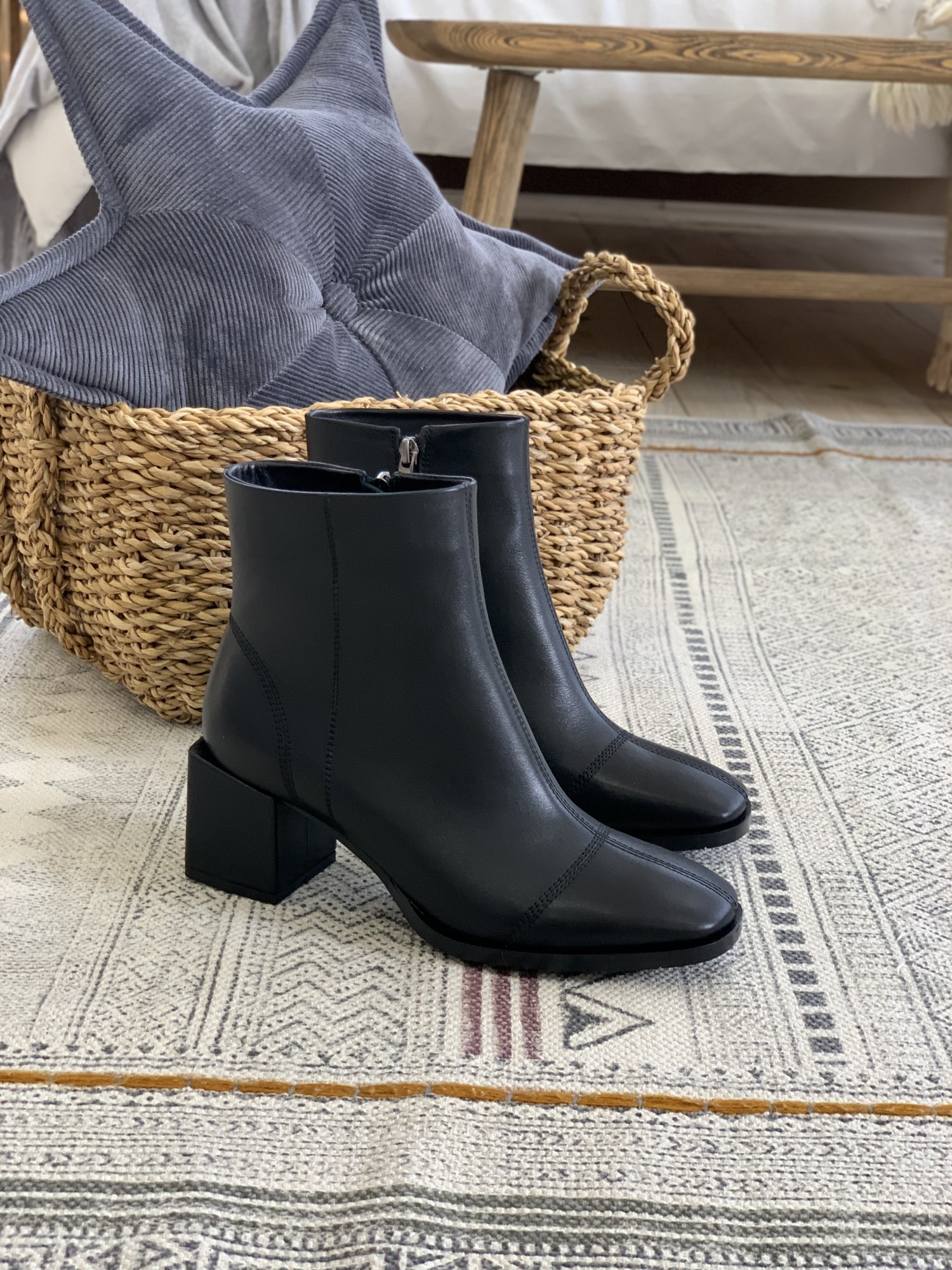

Ботинки женские кожаные Shoozi bench TWIN на каблуке 38 черные