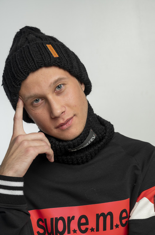 

Шапка VASILYEV for Man  Черная с отворотом ручная вязка, Шапка VASILYEV for Man One size Черная с отворотом ручная вязка