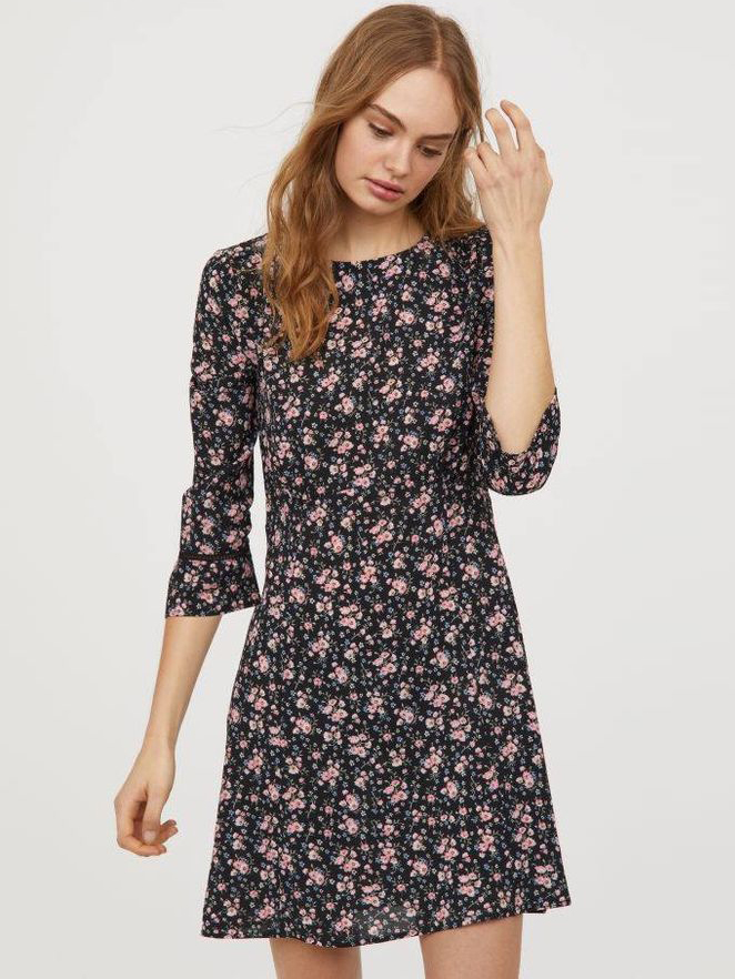 

Платье H&M 0551462-7 40 Черное