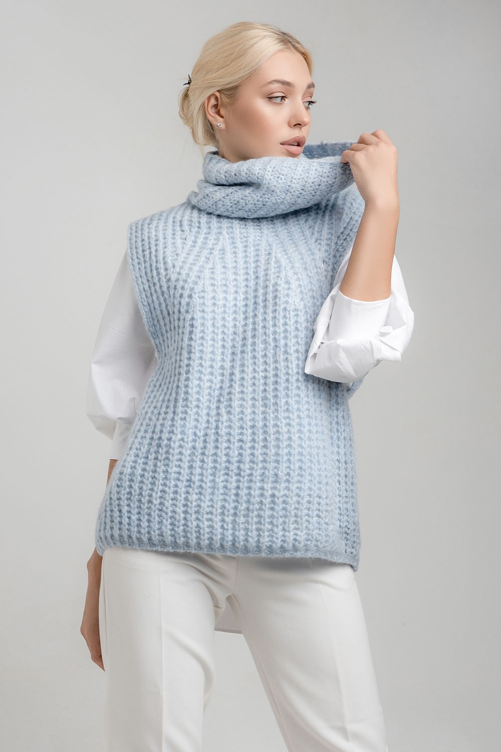 

Жилет LYTVYN 1623 42-48 Голубой