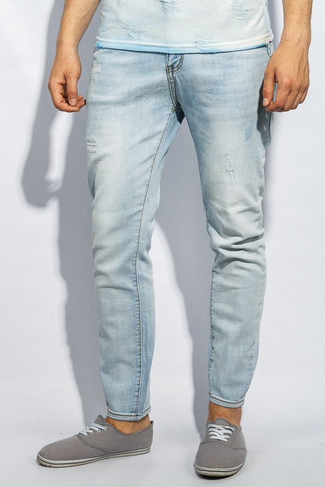 Светлые джинсы мужчине