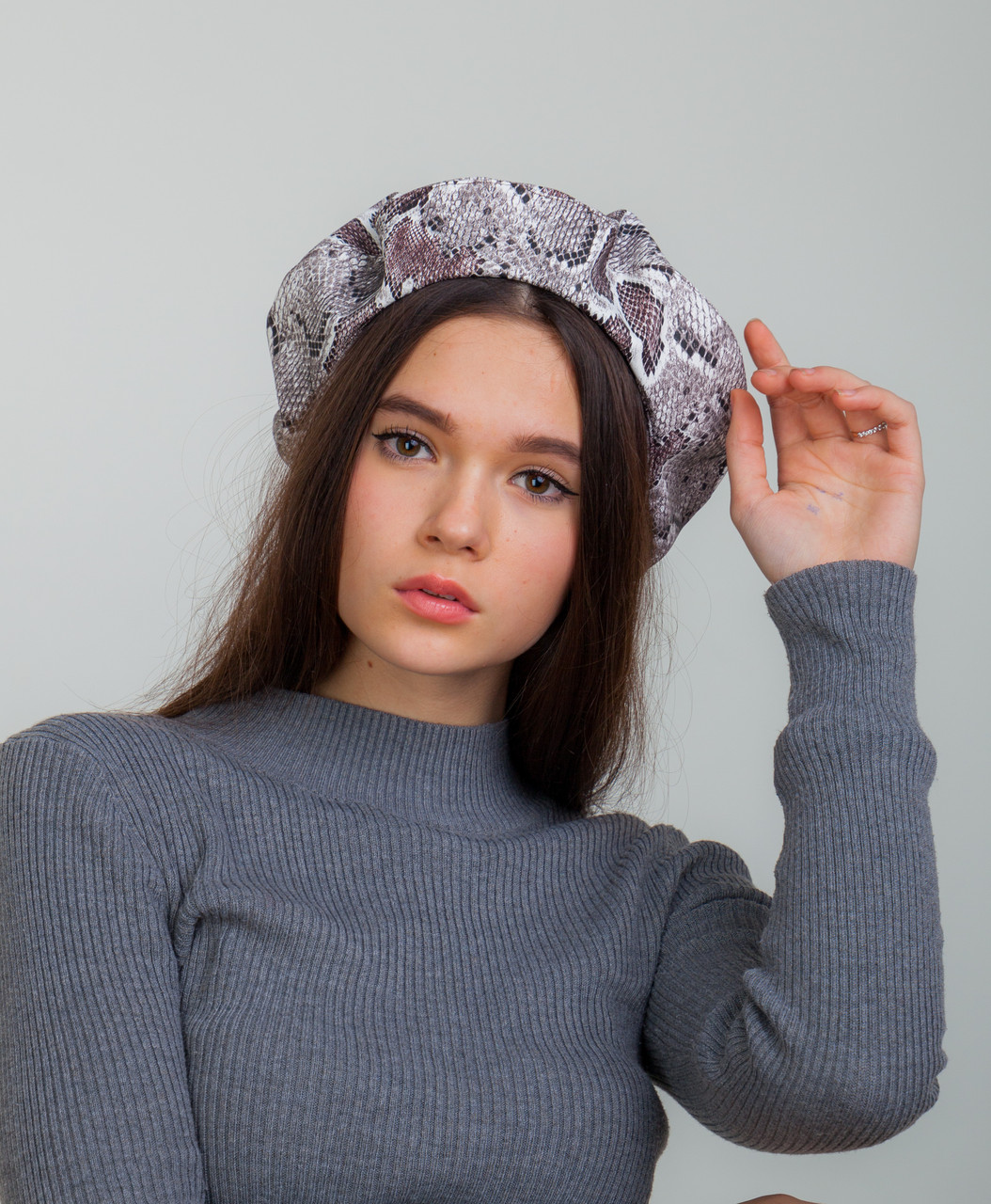 

Берет под рептилию