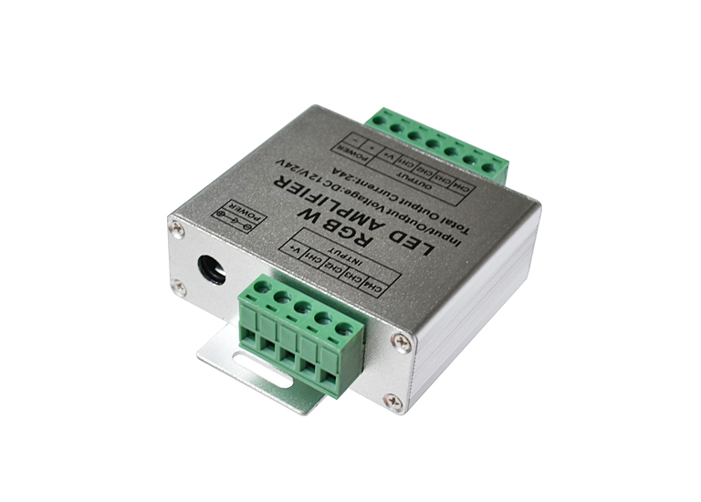 

RGB усилитель Foton RGB+W AMP 24А 4201101
