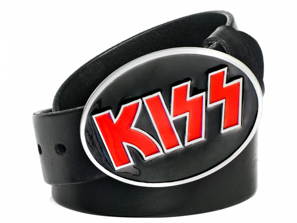 

Кожаный ремень с красной надписью "KISS"