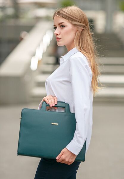 

Женская кожаная сумка для ноутбука и документов BlankNote зеленая BN-BAG-36-MALACHITE