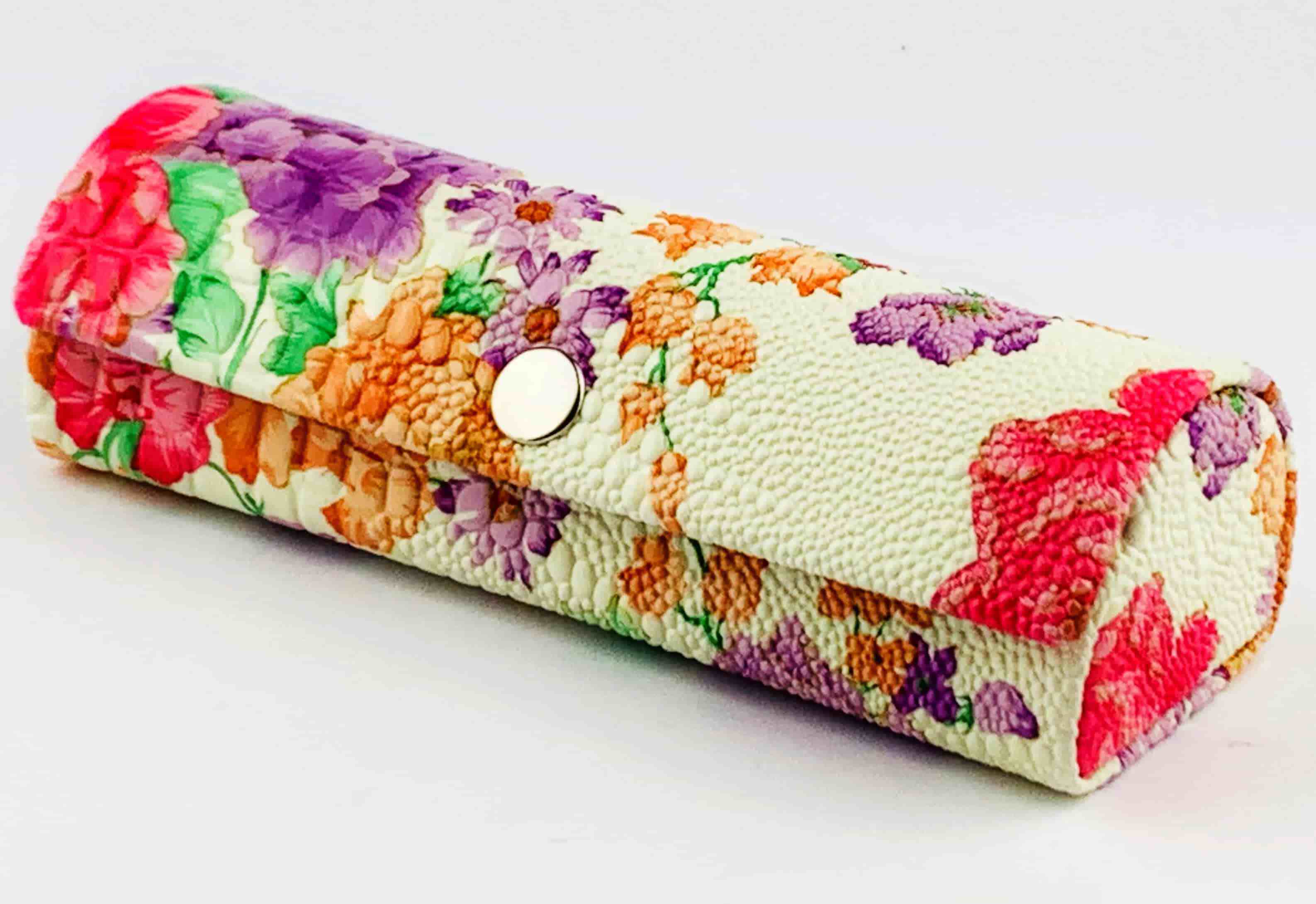 

Футляр для очков Myglass на кнопке большой К999