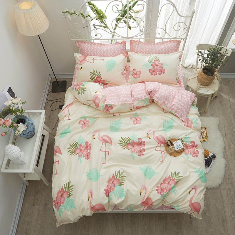 

Комплект постельного белья Фламинго и цветы (полуторный) Berni Home Белый