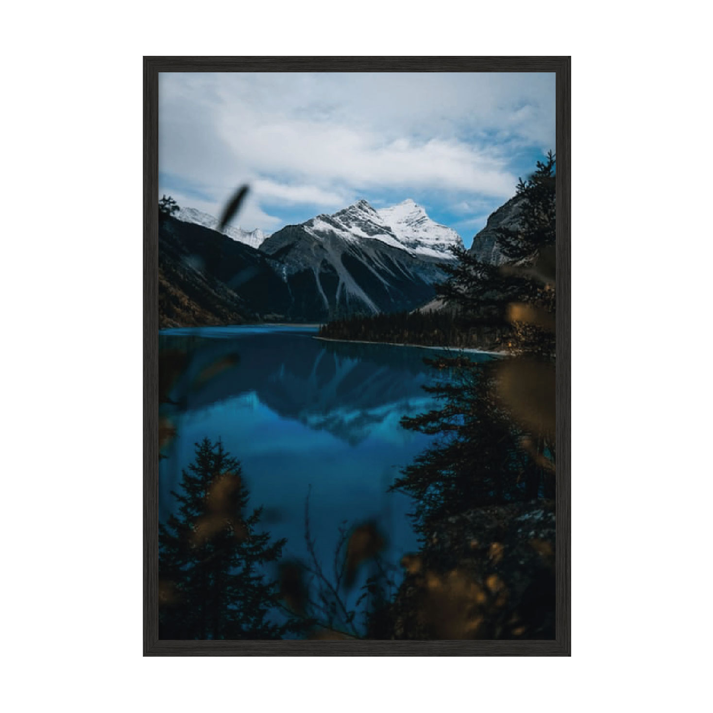 

Постер "ОЗЕРО / ГОРЫ" с антибликовым стеклом 297x420 мм в чёрной рамке