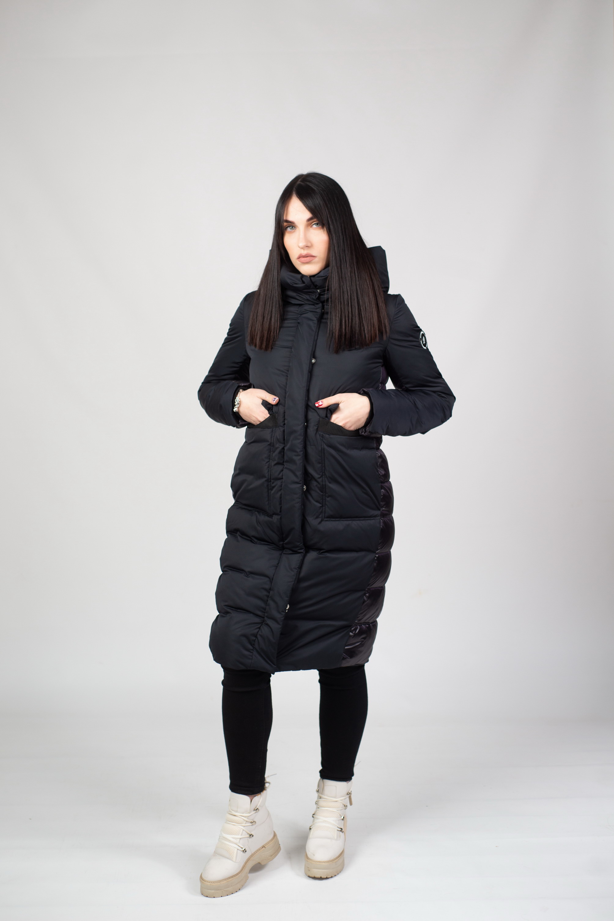 

Пуховик L'Arcobaleno 24461S048C001  Черный, Пуховик L'Arcobaleno 24461S048C001 48 Черный